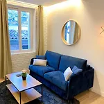 New - Ou Vieil Apartamento