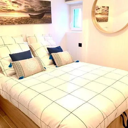 New - Ou Vieil Apartment *