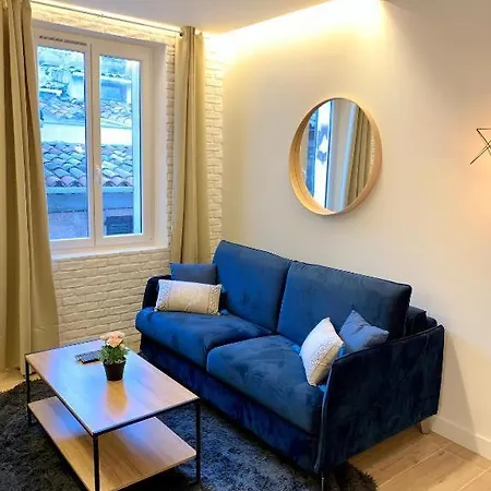 New - Ou Vieil Apartment